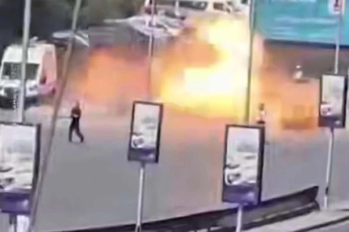 Взрывное устройство было заложено в мусорный бак у отеля Макрона в Дамаске
