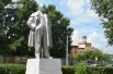 Через город часто ходят загруженные углём товарняки.