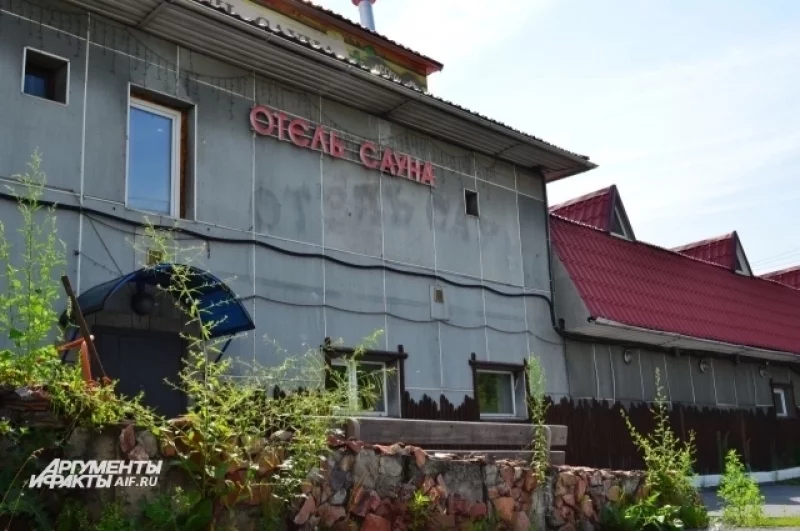 В тот злополучный день в сауне, кроме шестерых подростков, находились и другие люди.