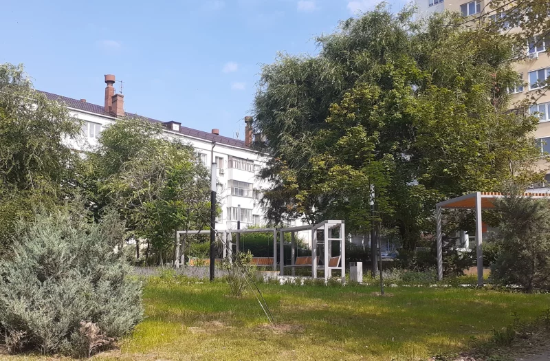Сквер на улице княза Трубецкого в центре города преобразился.