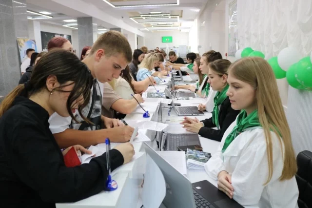 Основной этап зачисления в вузы и публикация приказов пройдут 7 августа. 