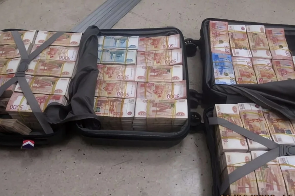 Дагестанские таможенники не дали нелегально вывезти из РФ 177 млн рублей