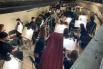 В оркестровой яме готовятся к постановке. 