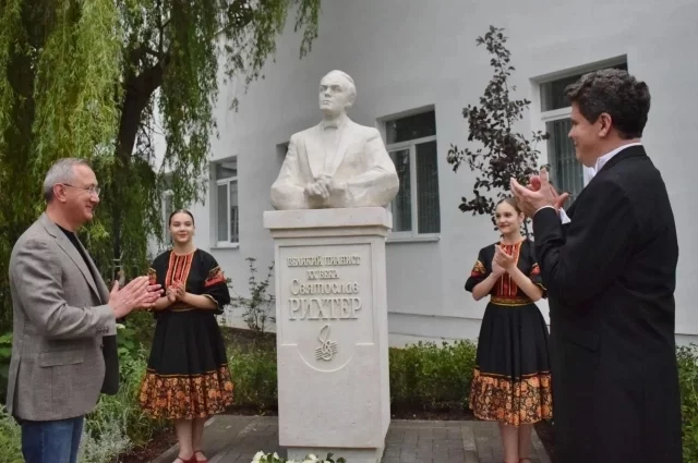 Открытие памятника Святославу Рихтеру в Тарусе.