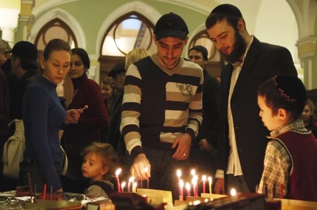 В синагоге проводятся не только религиозные, но и общественные мероприятия.