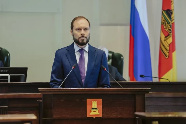 Виталий Королев представил отчет в Законодательном собрании. 