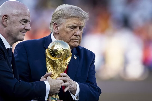 Президент США Дональд Трамп и президент ФИФА Джанни Инфантино.