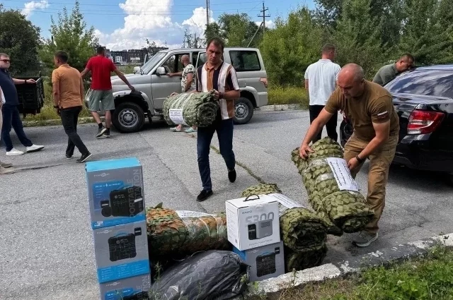 Представители фонда поддерживают бойцов гуманитарной и юридической помощью. 