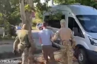 Кадры оперативного видео регионального УФСБ задержания жителя Новороссийска. 