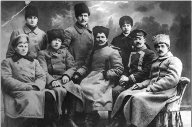 Василий Чепаев (в центре) со своим штабом, 1918 год