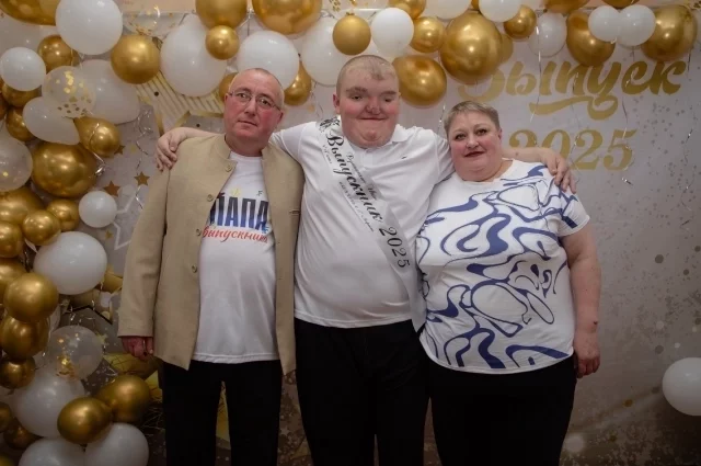 Ванечка вместе с мамой и папой