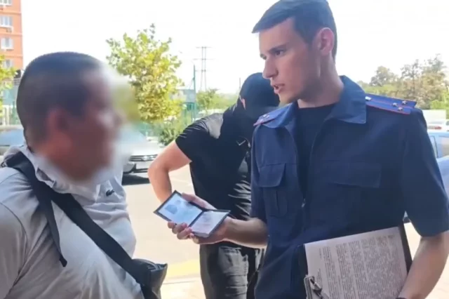Момент задержания мужчины, заказавшего киллера для молодой девушки. 