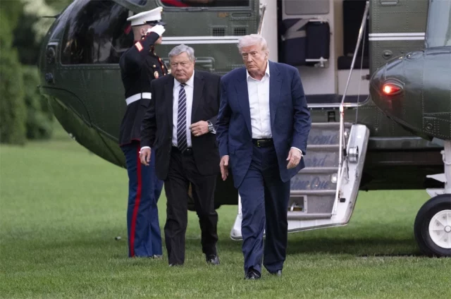 Президент США Дональд Трамп и Виктор Кнавс — отец Мелании Трамп.