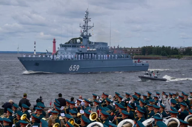 В этом году российскому Военно-морскому флоту исполняется 330 лет. 