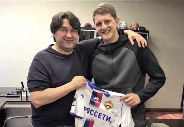 С экс-генеральным «Уфы» Шамилем Газизовым.