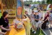 В рамках фестиваля организовали благотоворительную акцию по сбору корма и средств для приютов.