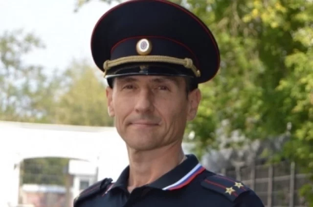 Полицейский спас женщину от ревнивого мужа, напавшего с ножом.
