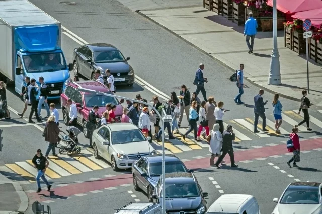 Городские перекрёстки стали самым настоящим аттракционом по проверке нервов всех участников дорожного движения.
