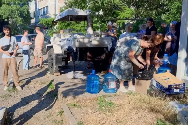 В Ялте начали работу полевые кухни.