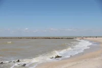 Пляжный отдых на Азовском море отличается от того, к чему привыкли туристы на черноморских курортах. 