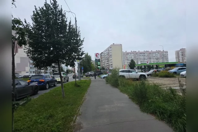 Татарстанское управление Федеральной антимонопольной службы выдало предупреждение сети автозаправочных станций IRBIS, усмотрев в резком повышении цен на бензин и дизельное топливо признаки нарушения антимонопольного законодательства.