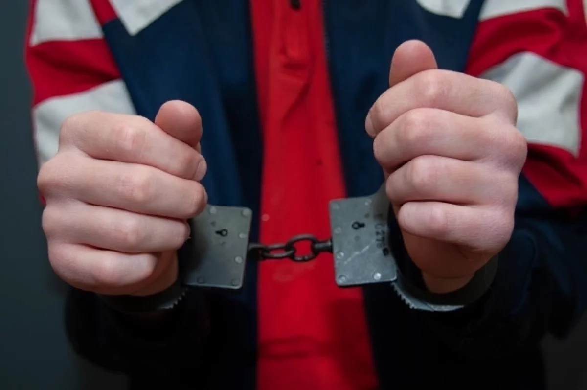 Подростка приговорили к 100 годам тюрьмы за убийство в составе банды