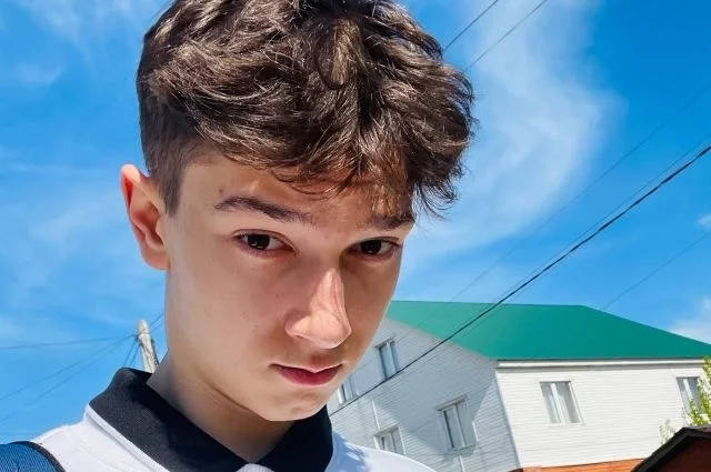 В июле Амир проходил медосмотр, врачи подтвердили, что он здоров.