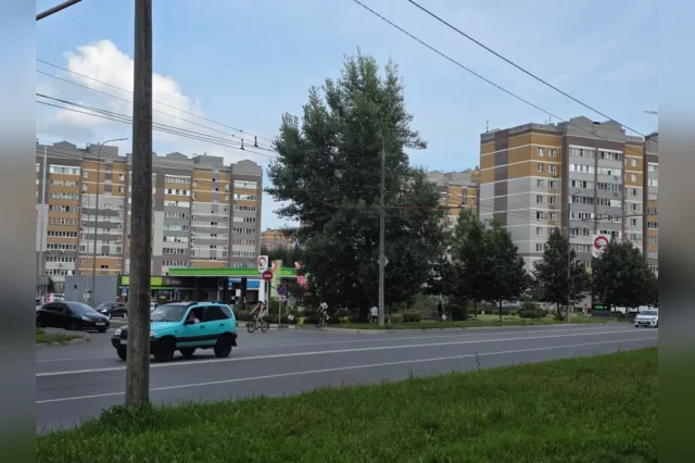  Крупнейшие сети АЗС постепенно отменяют ограничения на продажу топлива.