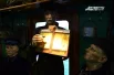 Третий вагон показывает дорогу до фронта: людей в пути учили заполнять смертные медальоны.  
