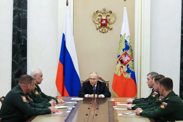 Слева направо: Денис Лямин, Валерий Солодчук, Андрей Белоусов, Валерий Герасимов, Андрей Иванаев, Петр Болгарев