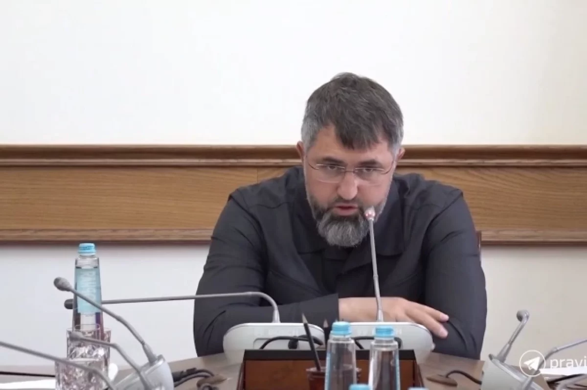 Рамазанов потребовал от водителей Дагестана всегда принимать оплату картой