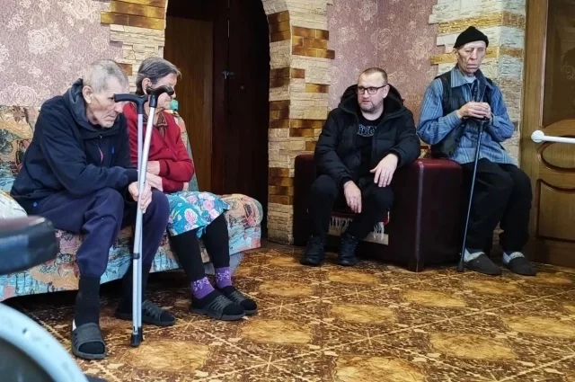 Фонд помогает в том числе престарелым