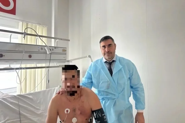 К морпеху в гости зашел министр здравоохранения.