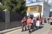 На главном променаде вдоль Волги выступили местные народные коллективы. 
