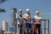 Желающие могли подняться на высоту 30 метров на специальном строительном подъёмнике.