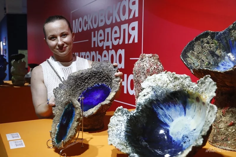 VIII Московская неделя интерьера и дизайна открыла и в «Манеже» 13 августа и собрала в Москве около 1,3 тысяч российских и зарубежных брендов. Участники привезли в столицу мебель, декор, текстиль, освещение, керамику и другие решения для интерьера.