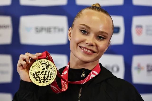 Ангелина Мельникова.