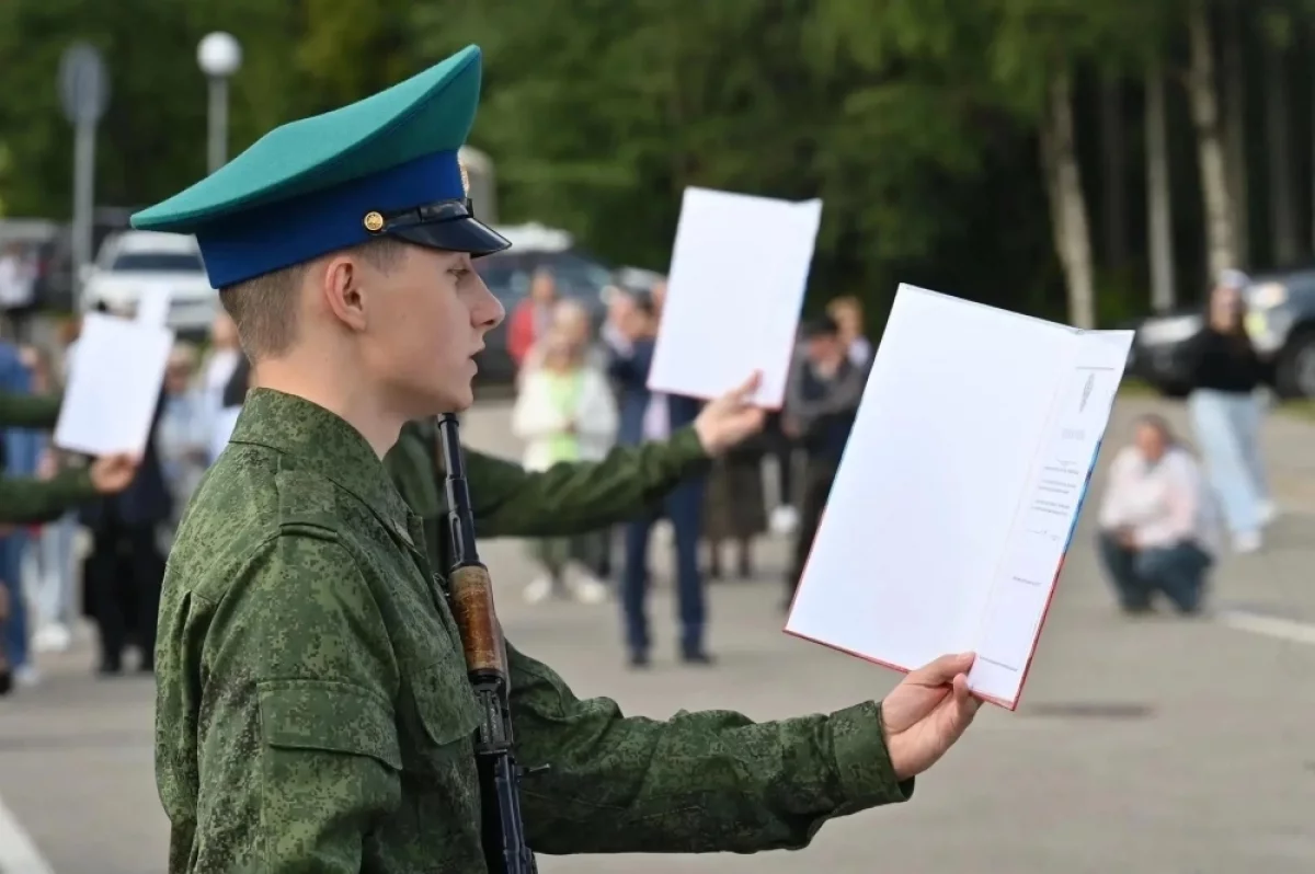 «Цените боевое братство»: Парфенчиков напутствовал новобранцев в Костомукше