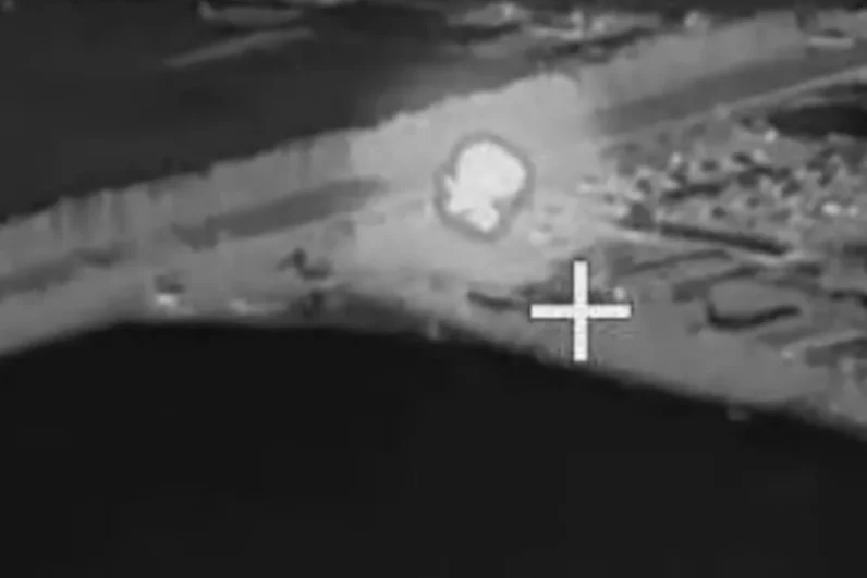 «Герани-4» оснащены реактивным двигателем, также бортовая аппаратура может передавать изображение через дроны-ретрансляторы для корректировки полета.