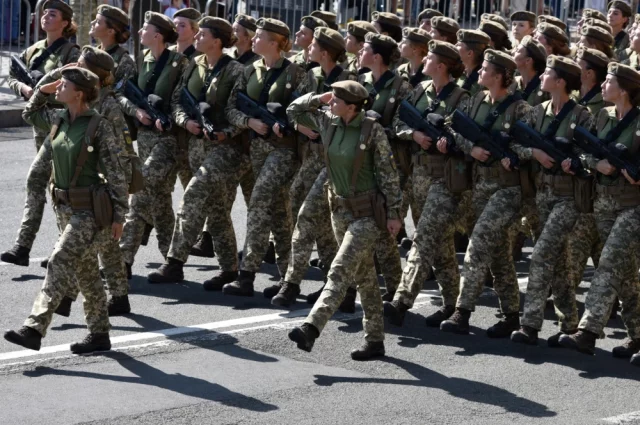 Хотя киевский режим в принципе плюет на общественное мнение, но подготовка к женской мобилизации идет.