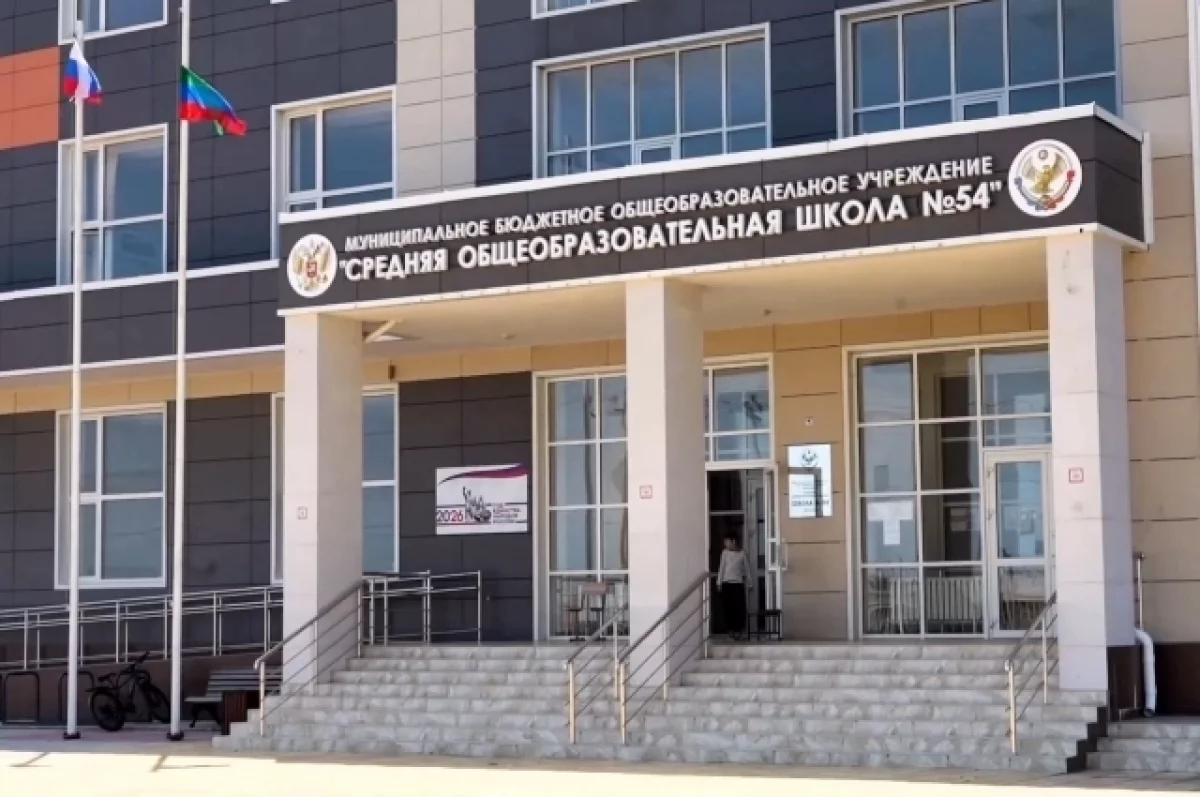 В Махачкале закончили ремонт в пострадавшей от паводка школе №54
