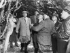 1956 Н. С. Хрущев (в центре) и Иосип Броз Тито (стоит спиной) осматривают охотничий трофей. Крымская область. 