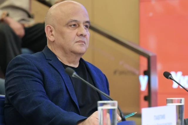 Спиридон Килинкаров отмечает, что ЕС не против на время заморозить конфликт или перевести его в менее интенсивный режим.