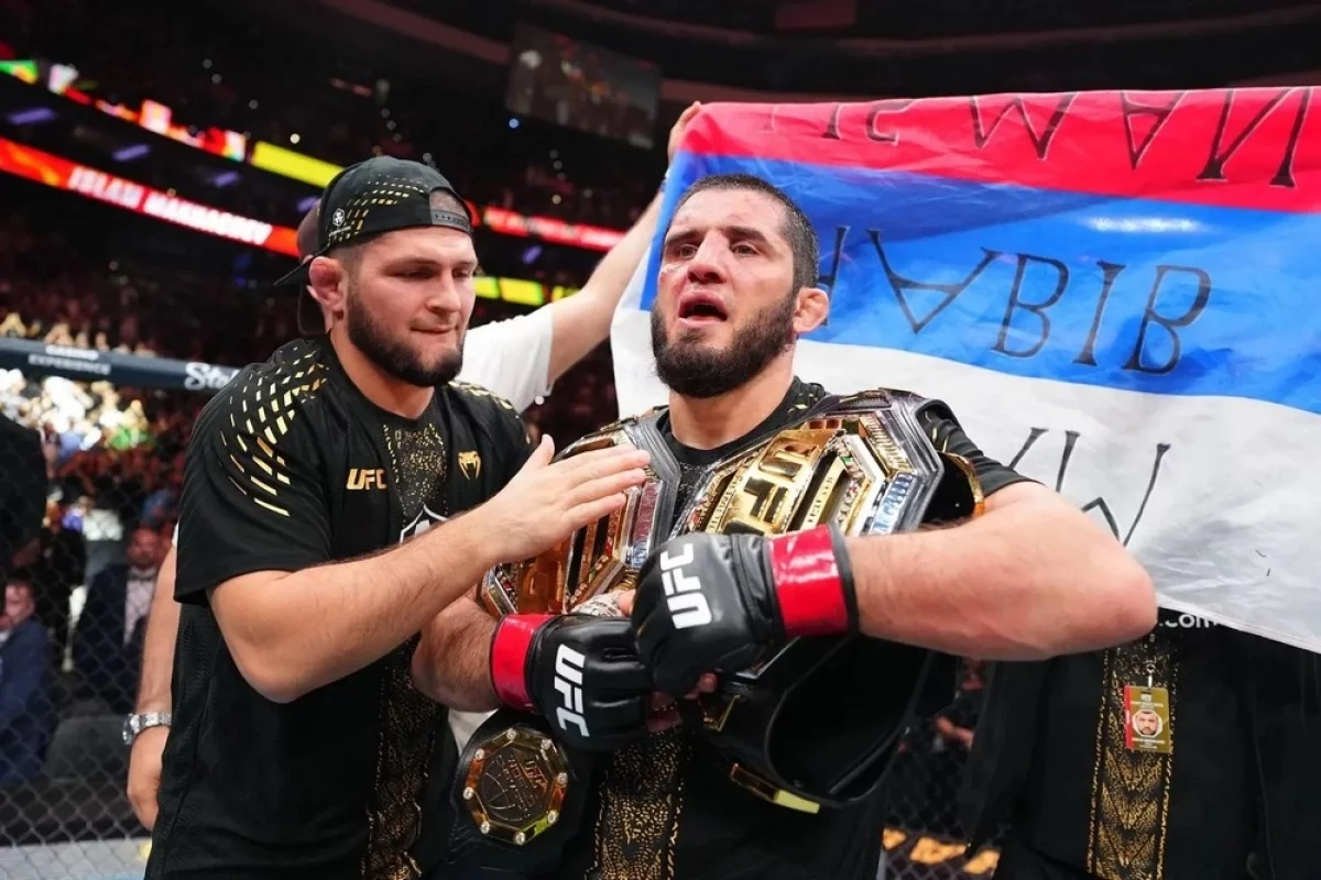 Чемпион UFC Ислам Махачев получил ушиб ребра во время боя с Иэном Гэрри