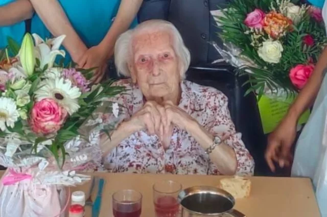 113-летняя француженка Мари-Луиза Брессон.