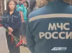 Сотрудники МЧС пришли проводить коллегу в последний путь, облачившись в форменную одежду.