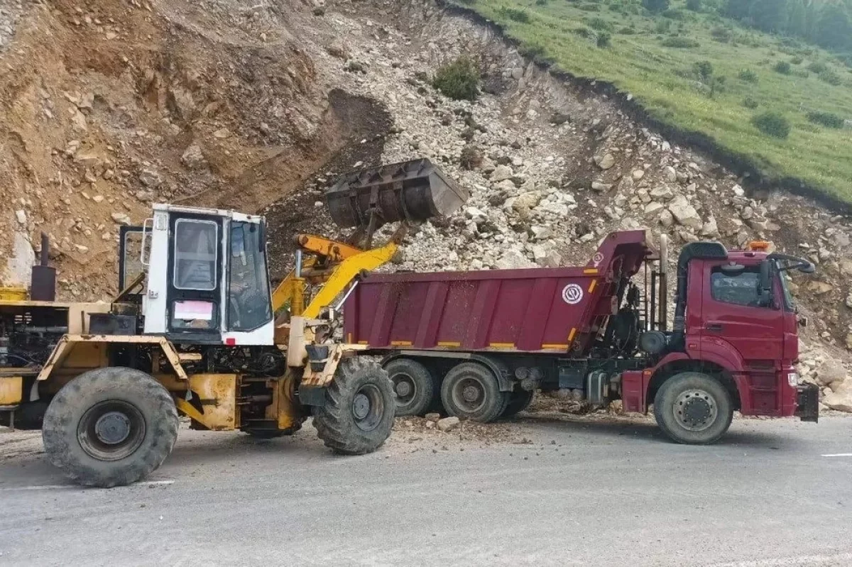 Из-за ливней без транспортного сообщения осталось село в Дагестане