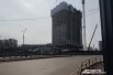 По словам рабочих, вода течёт с соседних строек.