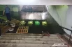 Спуститься можно только с одной стороны.