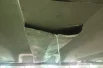 Вода льётся в переход с потолка.